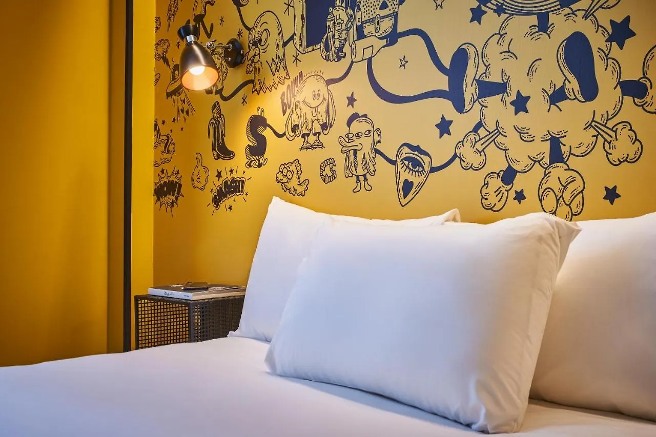 Otel Ibis Styles Gare De L'est Magenta