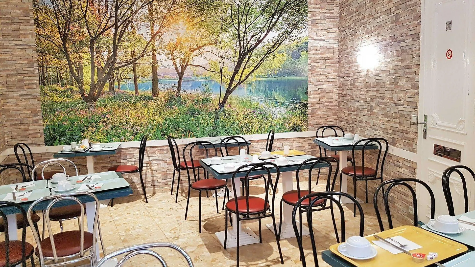 Ibis Styles Gare De L'est Magenta Parigi